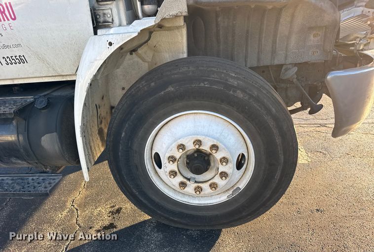 image for item EF2303 2007 International 4300 box truck