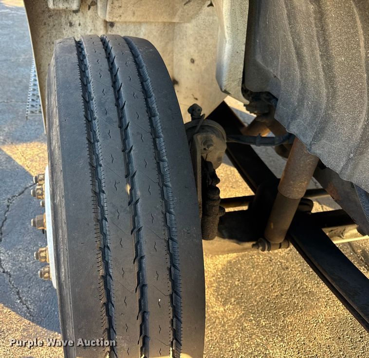 image for item EF2303 2007 International 4300 box truck