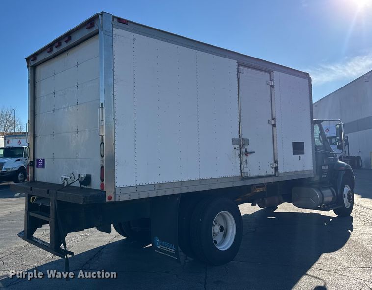 image for item EF2308 2006 International 4300 box truck