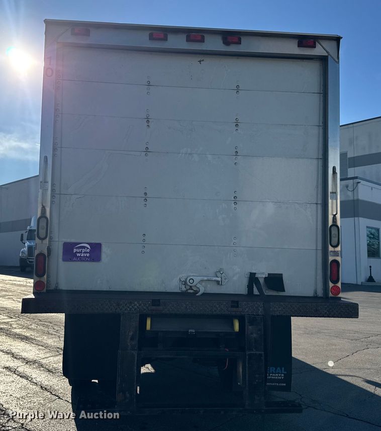 image for item EF2308 2006 International 4300 box truck