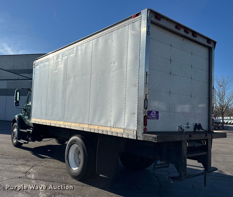 image for item EF2308 2006 International 4300 box truck