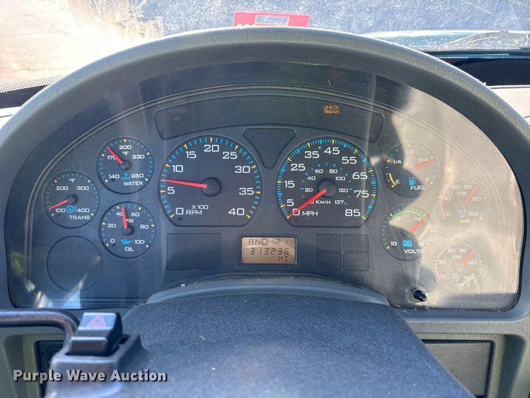 image for item EF2308 2006 International 4300 box truck