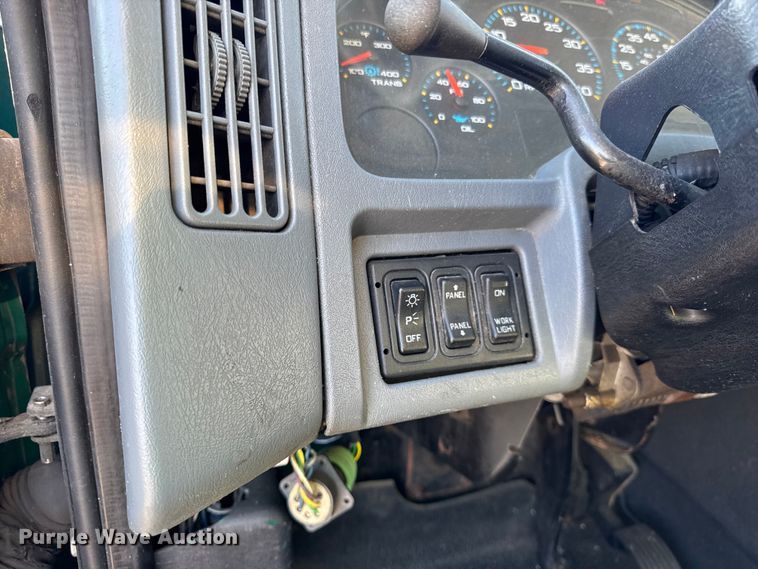 image for item EF2308 2006 International 4300 box truck