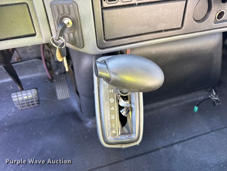 image for item EF2308 2006 International 4300 box truck