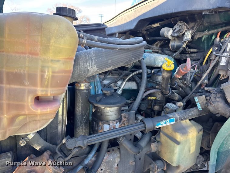 image for item EF2308 2006 International 4300 box truck