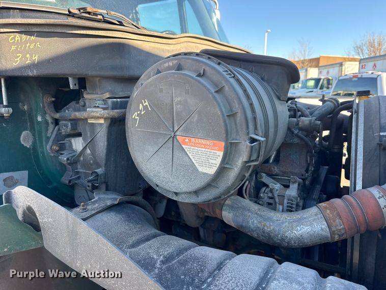 image for item EF2308 2006 International 4300 box truck