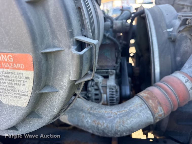 image for item EF2308 2006 International 4300 box truck