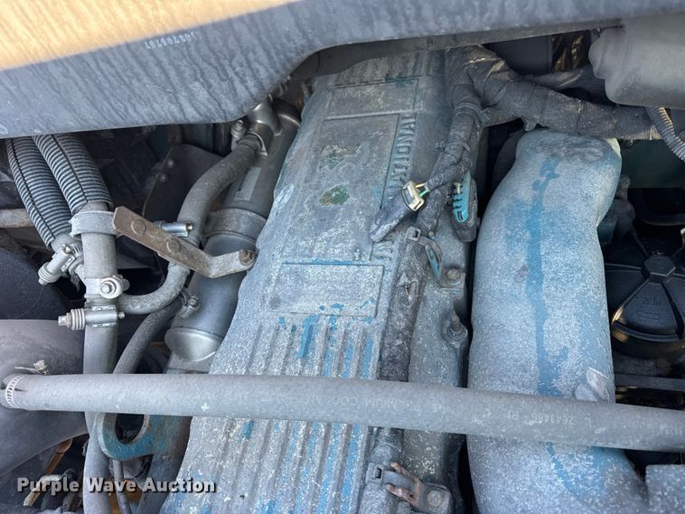 image for item EF2308 2006 International 4300 box truck