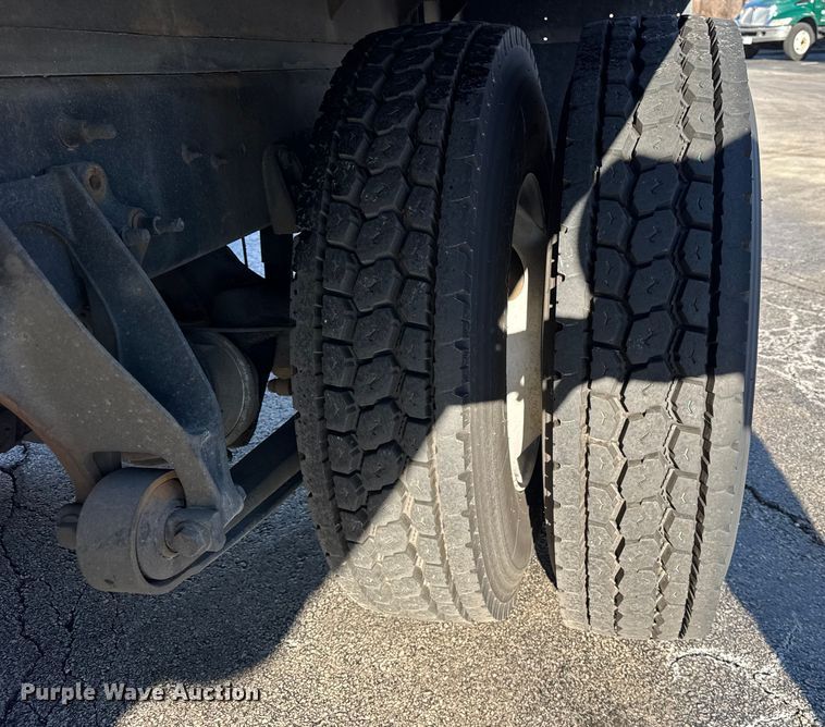 image for item EF2308 2006 International 4300 box truck