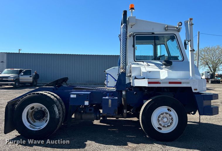 image for item EG1424 2004 Capacity TJ7000 yard truck