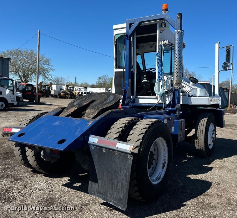 image for item EG1424 2004 Capacity TJ7000 yard truck