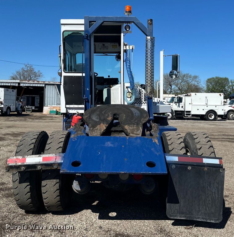 image for item EG1424 2004 Capacity TJ7000 yard truck