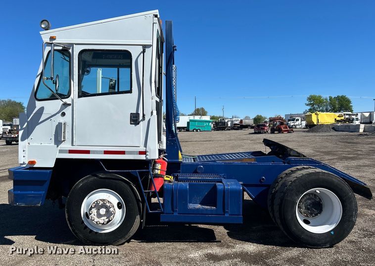 image for item EG1424 2004 Capacity TJ7000 yard truck