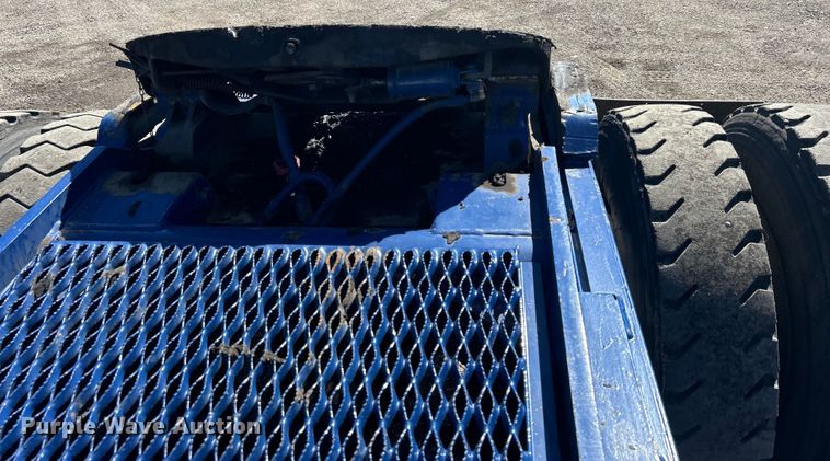 image for item EG1424 2004 Capacity TJ7000 yard truck