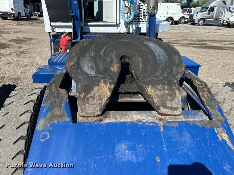 image for item EG1424 2004 Capacity TJ7000 yard truck