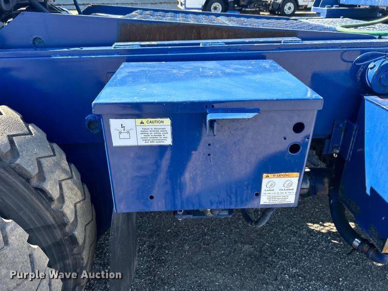 image for item EG1424 2004 Capacity TJ7000 yard truck