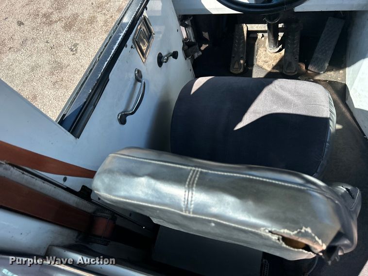 image for item EG1424 2004 Capacity TJ7000 yard truck