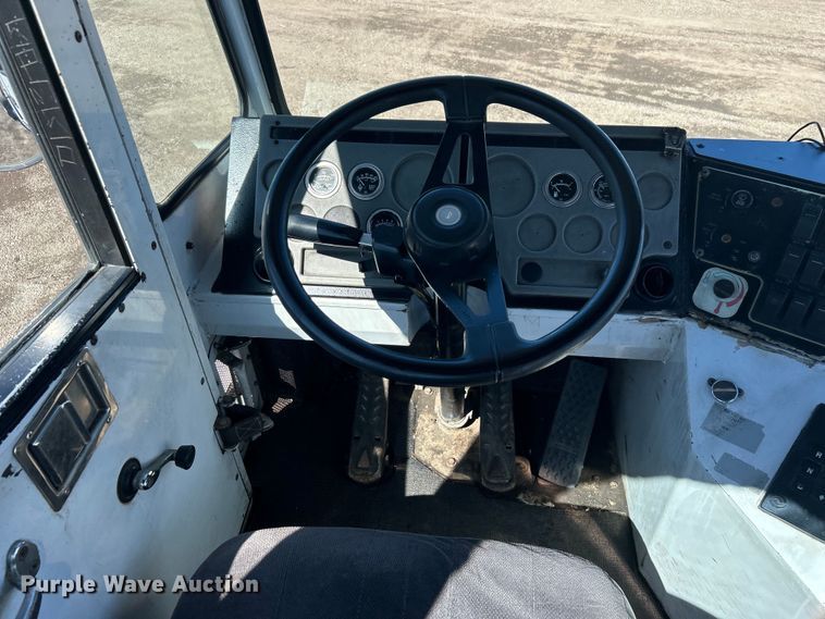 image for item EG1424 2004 Capacity TJ7000 yard truck