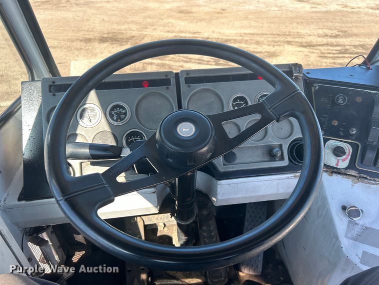 image for item EG1424 2004 Capacity TJ7000 yard truck