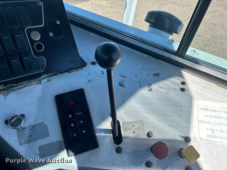 image for item EG1424 2004 Capacity TJ7000 yard truck