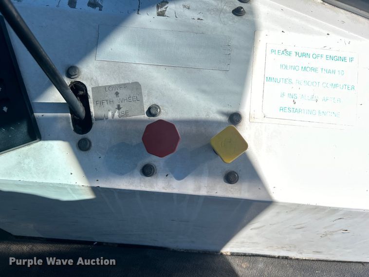 image for item EG1424 2004 Capacity TJ7000 yard truck