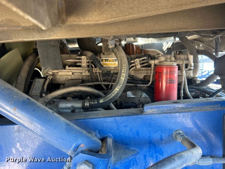 image for item EG1424 2004 Capacity TJ7000 yard truck