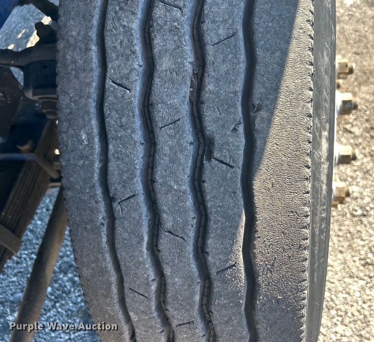 image for item EG1424 2004 Capacity TJ7000 yard truck