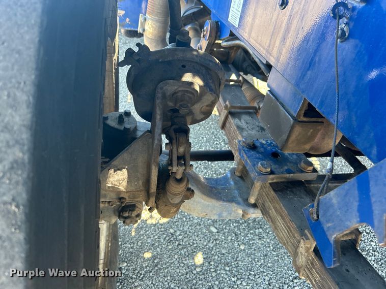 image for item EG1424 2004 Capacity TJ7000 yard truck