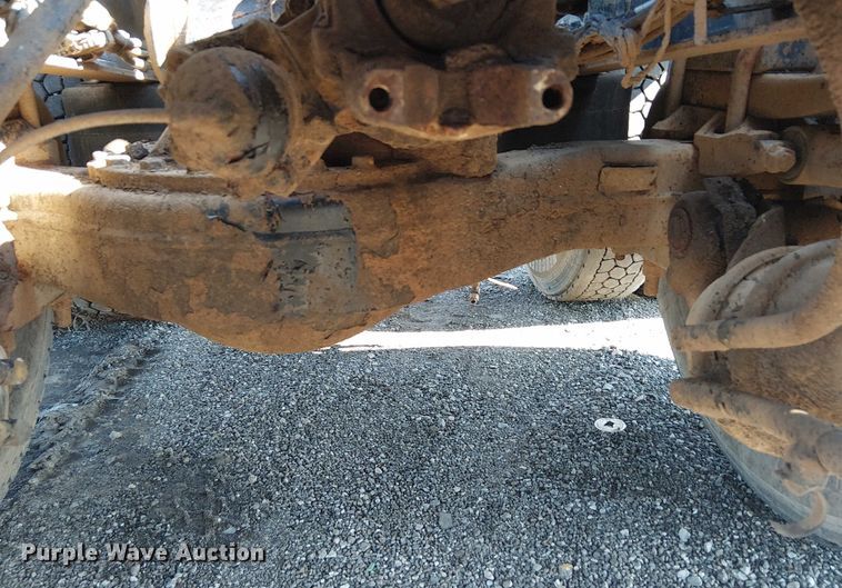 image for item EG1699 2018 Mack CHU613  semi truck