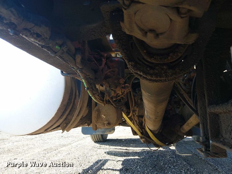 image for item EG1699 2018 Mack CHU613  semi truck