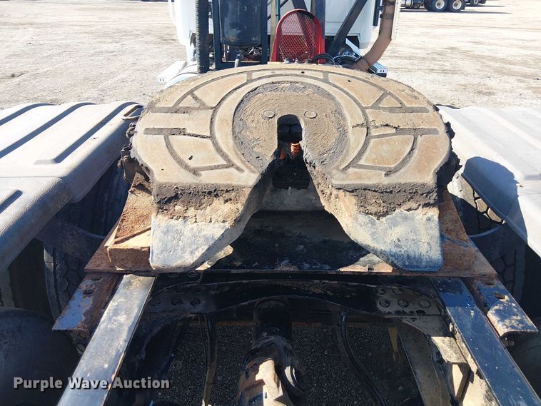 image for item EG1699 2018 Mack CHU613  semi truck