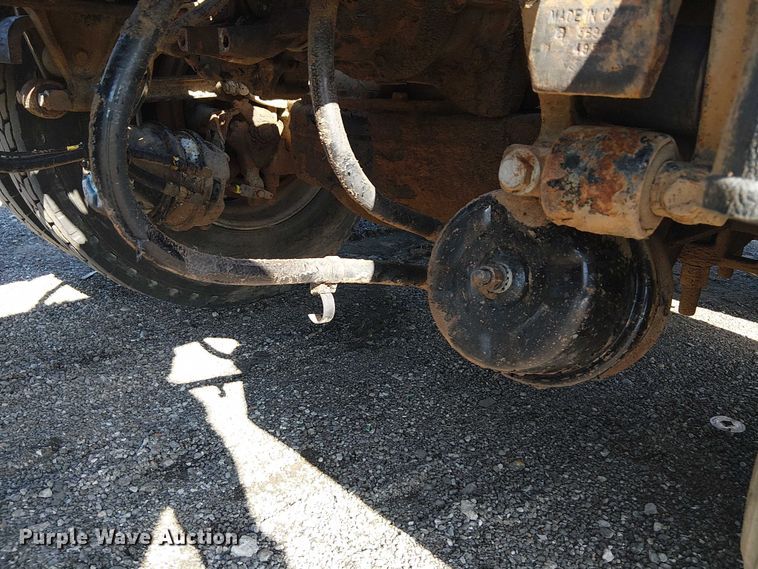 image for item EG1699 2018 Mack CHU613  semi truck