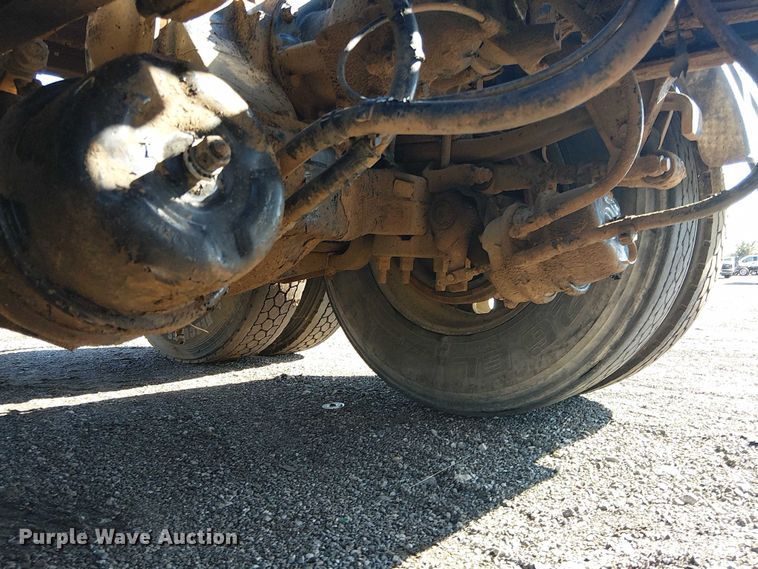 image for item EG1699 2018 Mack CHU613  semi truck