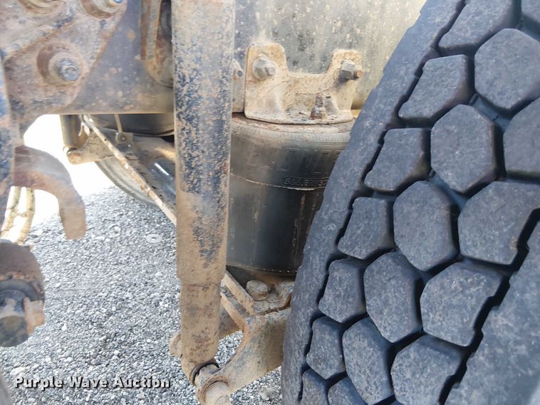 image for item EG1699 2018 Mack CHU613  semi truck