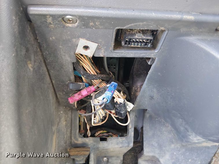 image for item EG1699 2018 Mack CHU613  semi truck