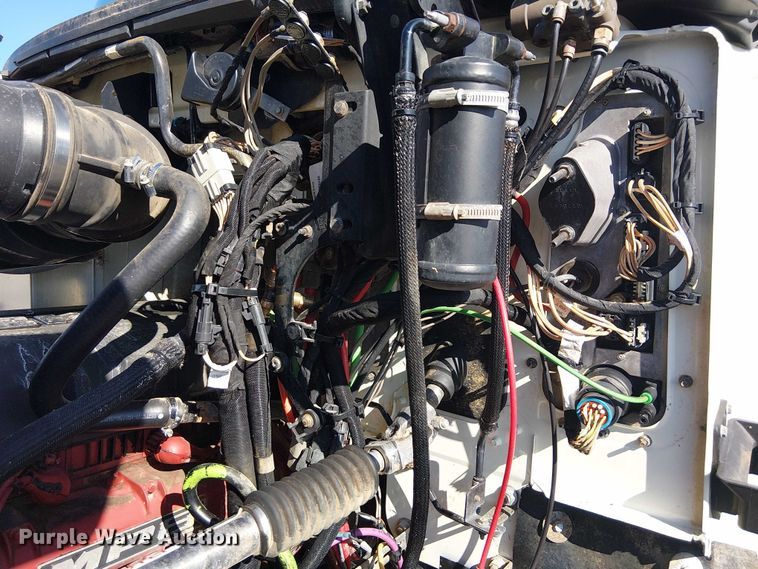 image for item EG1699 2018 Mack CHU613  semi truck