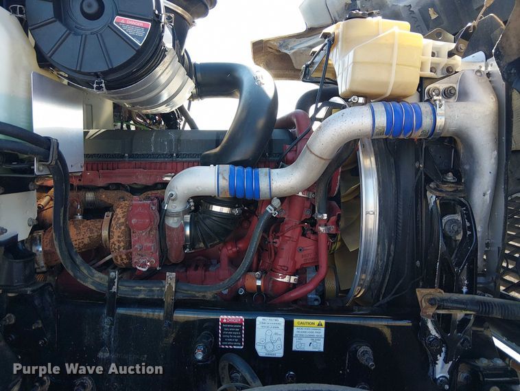 image for item EG1699 2018 Mack CHU613  semi truck