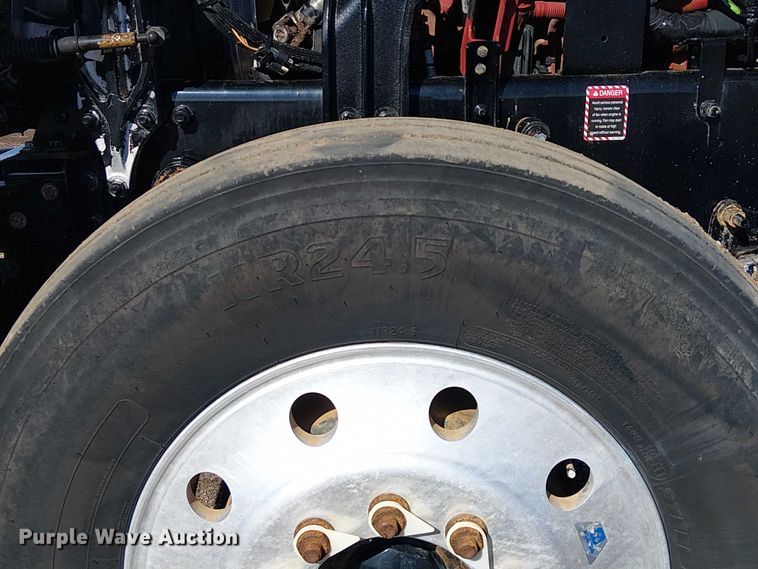 image for item EG1699 2018 Mack CHU613  semi truck