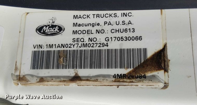 image for item EG1699 2018 Mack CHU613  semi truck