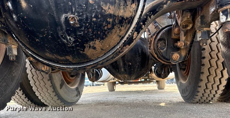 image for item EG2046 2018 Peterbilt 567 semi truck