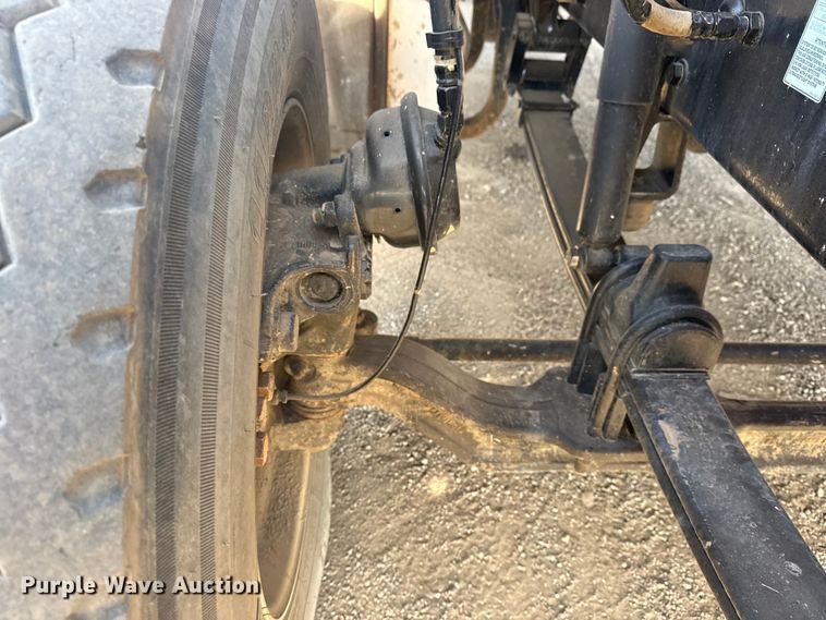 image for item EG2046 2018 Peterbilt 567 semi truck