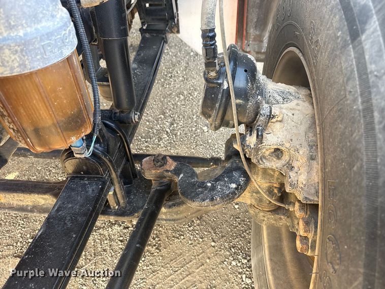 image for item EG2046 2018 Peterbilt 567 semi truck