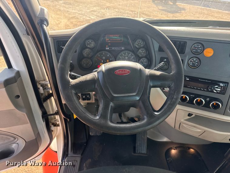 image for item EG2046 2018 Peterbilt 567 semi truck