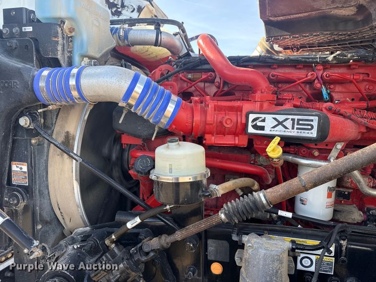 image for item EG2046 2018 Peterbilt 567 semi truck