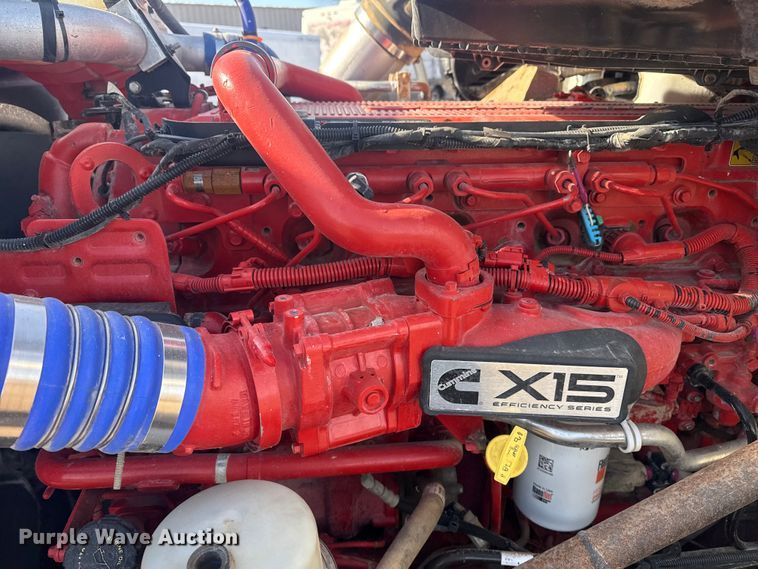 image for item EG2046 2018 Peterbilt 567 semi truck