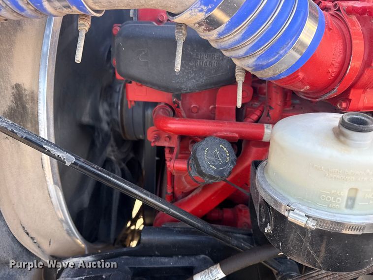 image for item EG2046 2018 Peterbilt 567 semi truck