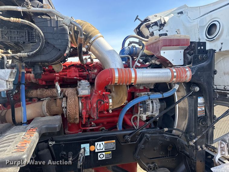 image for item EG2046 2018 Peterbilt 567 semi truck