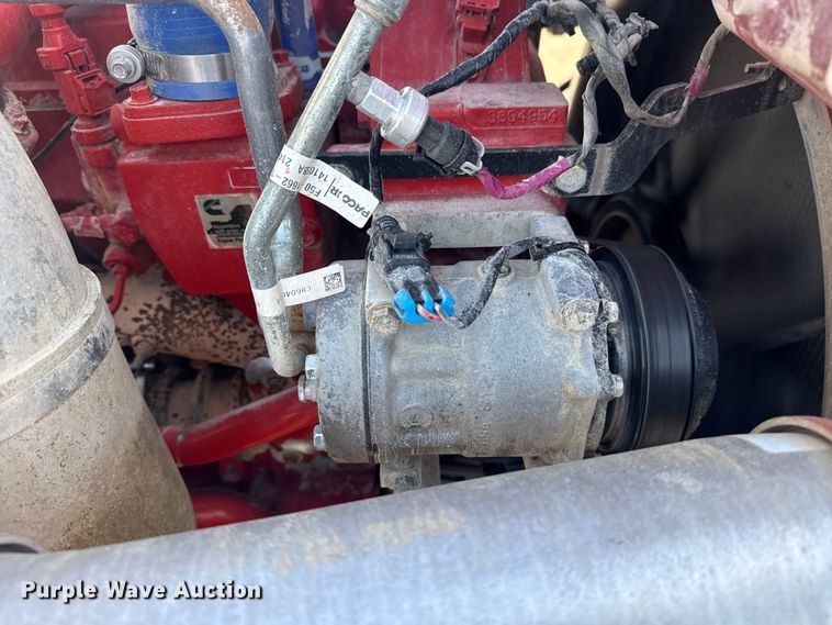 image for item EG2046 2018 Peterbilt 567 semi truck