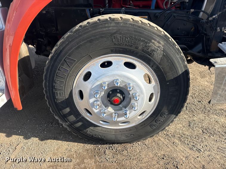 image for item EG2046 2018 Peterbilt 567 semi truck