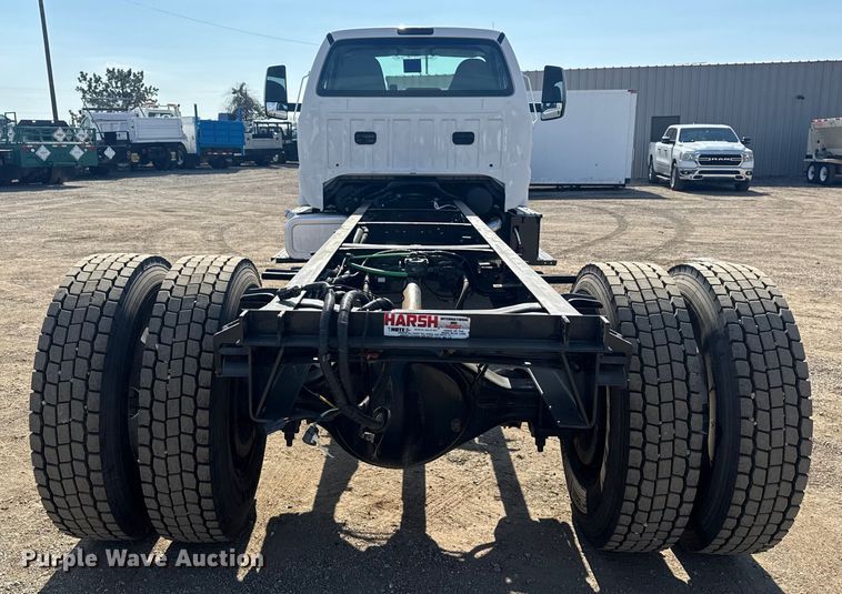 image for item EG2083 2016 Ford F750 Super Duty XL truck cab and chassis